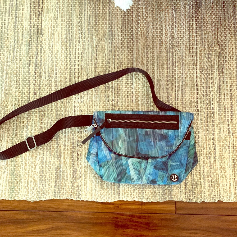 Blue over the shoulder lululemon bag